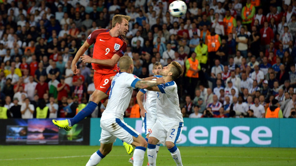Sponsorship - Slovakia England - UEFA Euro 2016